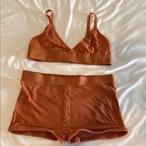Richer Poorer Rust color sleep set Medium